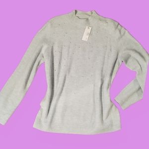 Beautiful and very soft sweater